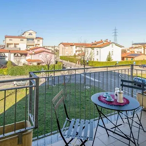 https://parma-fiere-studio-con-parcheggio-e-balcone.emilia-romagnahotels.net