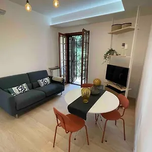 https://grazioso-appartamento-in-condominio-nel-verde.it-lombardy.com